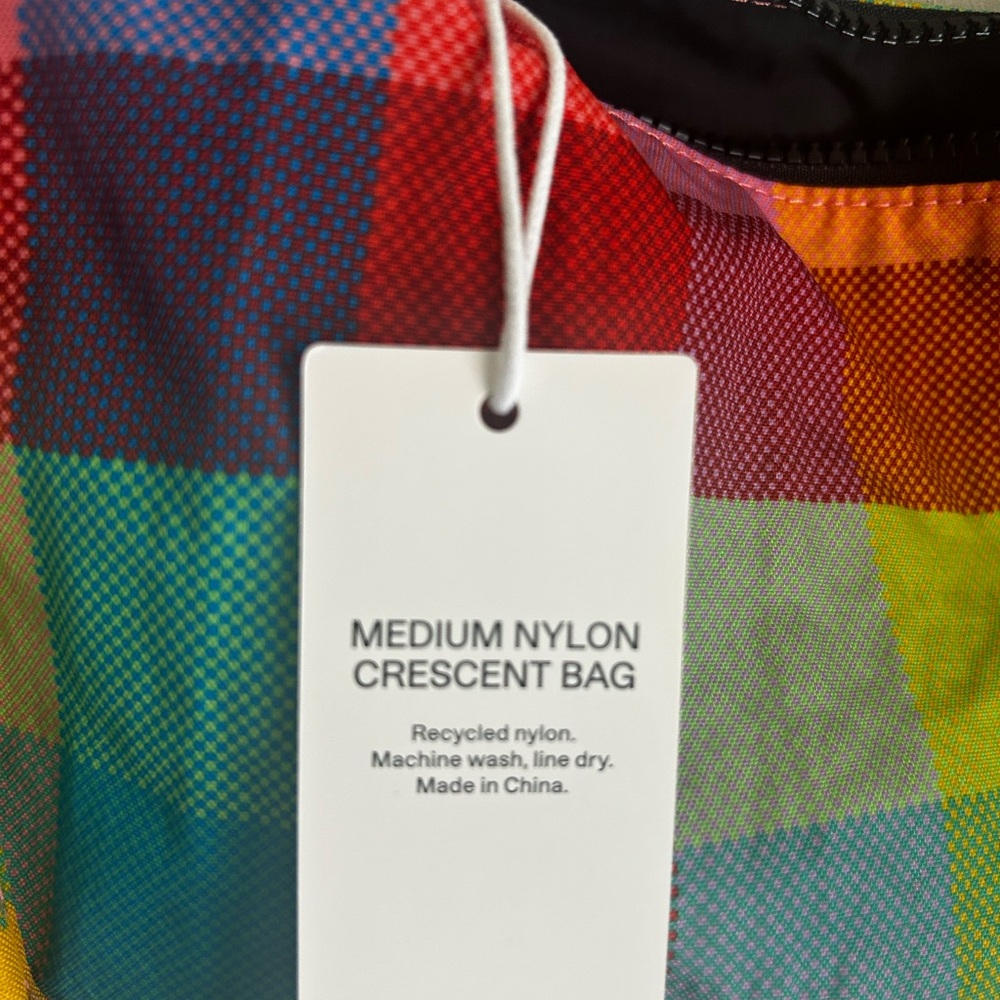 BAGGU Medium Nylon Crescent Bag Multicolor - Picture 4 of 4